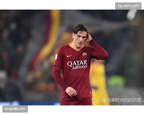 特写：伤愈复出的扎尼奥洛在替补席等待机会
